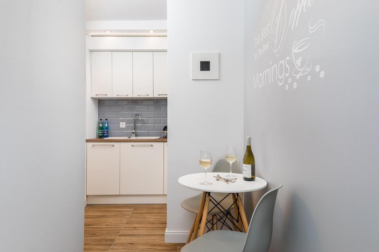 Rent like home - Złota 65 II Warszawa Zewnętrze zdjęcie